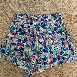 Floral flowy shorts